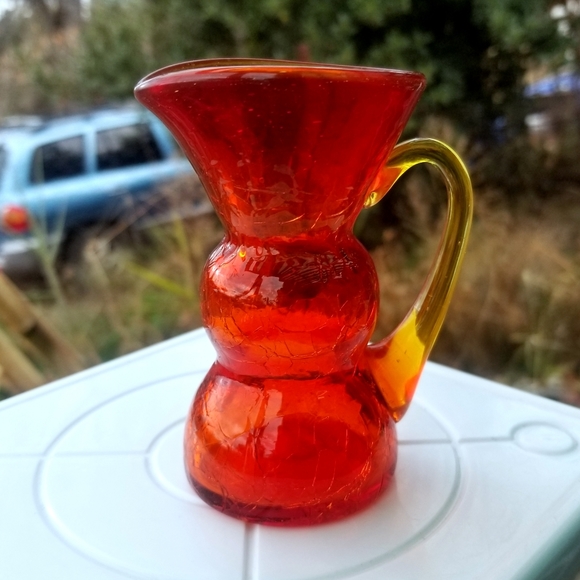 Vintage miniature handblown crackled glass vase pitcher brigh orange with amber - Picture 3 of 12